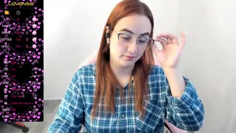 Snapshot of maryluna95 chatting on March 2025 11:00:02 PM Dulce Maria online show from March 2025 11:00:02 PM