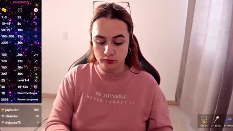 Dulce Maria online show from November 2025 05:13:01 PM