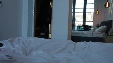 Marina online show from December 2025 01:28:01 PM