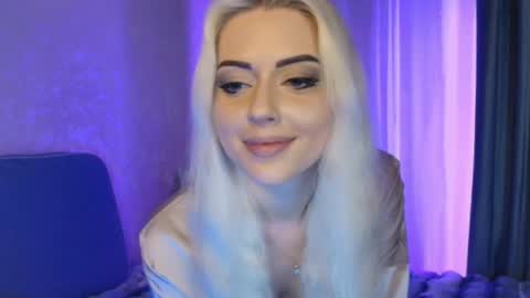 MaryVi online show from April 2026 07:55:01 PM