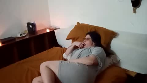 Mary y joni online show from April 2026 02:36:01 AM