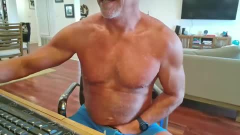 mascmuscle49 online show from April 2026 07:03:02 PM