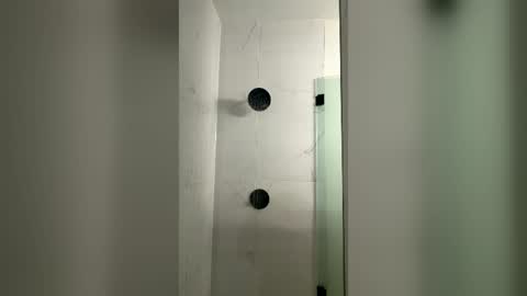 Snapshot of maskonpro19393 chatting on July 2026 01:46:02 AM Welcome to my room online show from July 2026 01:46:02 AM