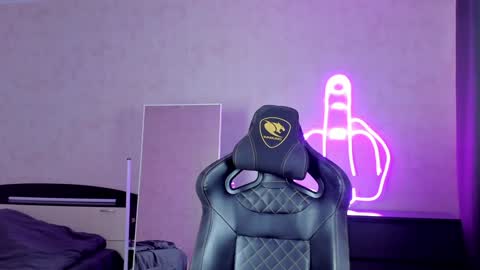 Snapshot of mason_warhol chatting on December 2024 06:01:02 PM Mason online show from December 2024 06:01:02 PM