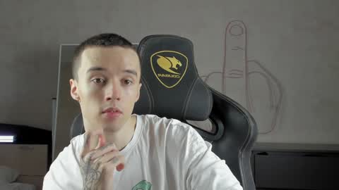 Snapshot of mason_warhol chatting on December 2024 05:29:02 PM Mason online show from December 2024 05:29:02 PM