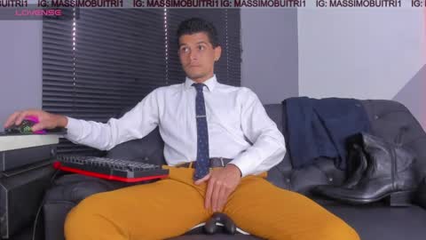 I am Massimo online show from April 2026 10:34:02 PM