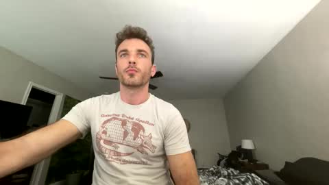 Snapshot of master_louie chatting on December 2024 04:20:02 PM muskyjockdick online show from December 2024 04:20:02 PM