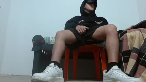 Snapshot of master_pig_ chatting on April 2026 11:05:02 PM MASTER ALPHA online show from April 2026 11:05:02 PM