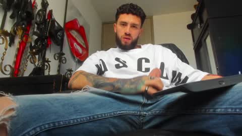 steven  online show from December 2024 10:34:01 PM