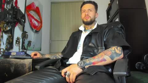 steven  online show from February 2025 11:16:02 PM