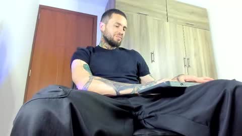 steven  online show from November 2025 10:45:02 PM