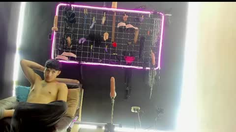 Axel And Melany online show from May 2026 02:25:01 PM