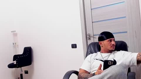 Snapshot of masterchris12 chatting on December 2024 08:29:01 PM masterchris12 online show from December 2024 08:29:01 PM