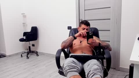 Snapshot of masterchris12 chatting on December 2024 11:46:01 PM masterchris12 online show from December 2024 11:46:01 PM