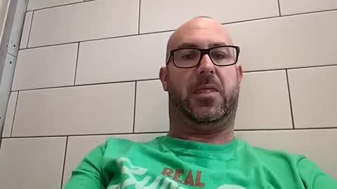 Snapshot of masterclass69er chatting on September 2025 08:14:02 AM Bob online show from September 2025 08:14:02 AM