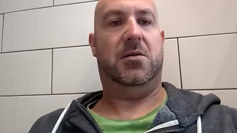 Snapshot of masterclass69er chatting on December 2025 10:42:01 AM Bob online show from December 2025 10:42:01 AM