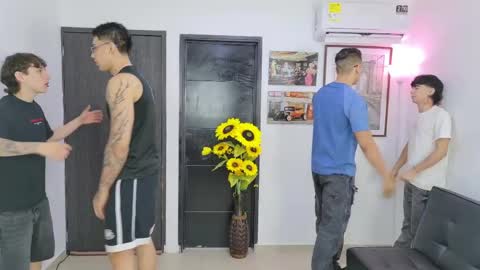 Snapshot of masters_sexx chatting on May 2026 11:18:01 AM Team Cris Darwin- Fernando- Stiven- David online show from May 2026 11:18:01 AM