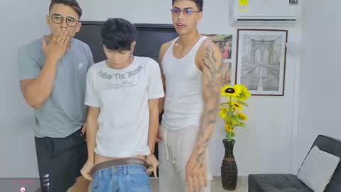 Snapshot of masters_sexx chatting on May 2026 11:28:02 AM Team Cris Darwin- Fernando- Stiven- David online show from May 2026 11:28:02 AM