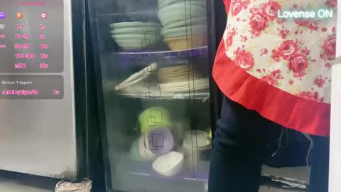 SuSu online show from November 2025 03:01:02 PM