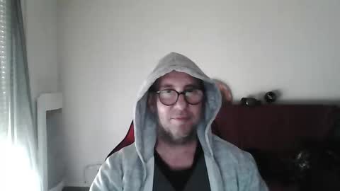 Snapshot of mat11efou chatting on May 2026 11:28:02 AM mat11efou online show from May 2026 11:28:02 AM