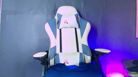 matteo online show from November 2025 12:16:02 AM