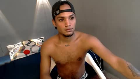 Snapshot of mateo_nick chatting on April 2026 06:21:01 PM Mateo and Noah online show from April 2026 06:21:01 PM