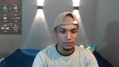 Snapshot of mateo_nick chatting on May 2026 07:00:01 PM Mateo and Noah online show from May 2026 07:00:01 PM