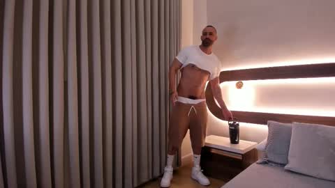 Snapshot of mateo_ospinaa chatting on February 2026 08:20:01 PM Mateo online show from February 2026 08:20:01 PM