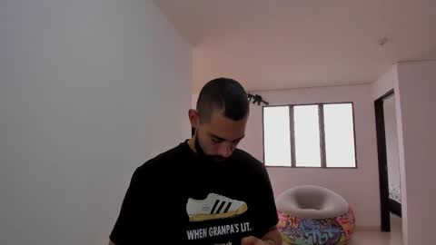 Matheus     online show from September 2025 09:25:02 PM