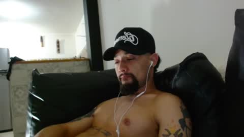 STRURIBE ON INSTAGRAM online show from January 2025 10:13:02 PM