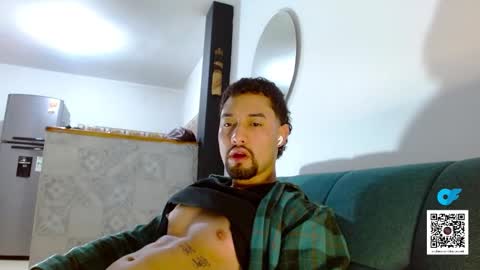 STRURIBE ON INSTAGRAM online show from November 2025 11:10:03 AM