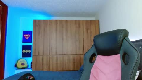 mathewhot3 online show from November 2025 04:54:02 AM