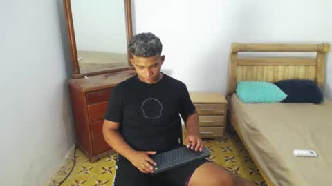 mathews__ online show from December 2025 03:01:02 AM