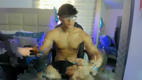 Snapshot of mathias_oberlin chatting on April 2026 08:53:01 PM MATHIAS online show from April 2026 08:53:01 PM