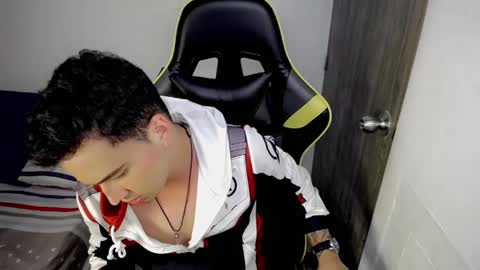 Snapshot of mathiass_twinkk_ chatting on March 2026 09:07:01 PM MATHIAS online show from March 2026 09:07:01 PM