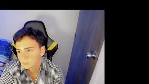 Snapshot of mathiass_twinkk_ chatting on March 2026 03:33:02 AM MATHIAS online show from March 2026 03:33:02 AM