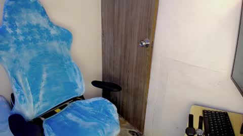 Snapshot of mathiass_twinkk_ chatting on March 2026 08:26:33 AM MATHIAS online show from March 2026 08:26:33 AM