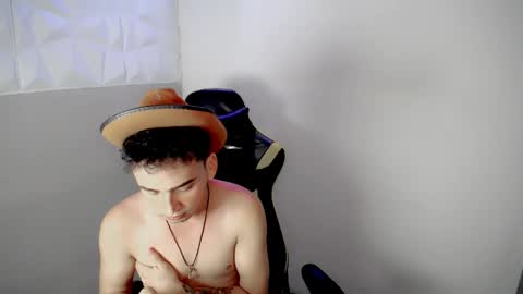 Snapshot of mathiass_twinkk_ chatting on April 2026 04:29:01 AM MATHIAS online show from April 2026 04:29:01 AM