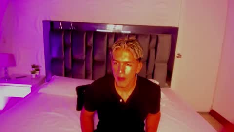 MathiasTaylor online show from October 2025 07:36:02 PM