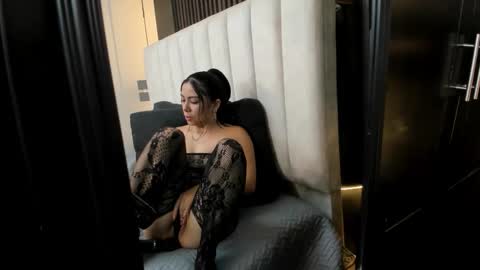 Snapshot of mathilda_liz chatting on April 2026 01:37:01 PM mathilda_liz online show from April 2026 01:37:01 PM