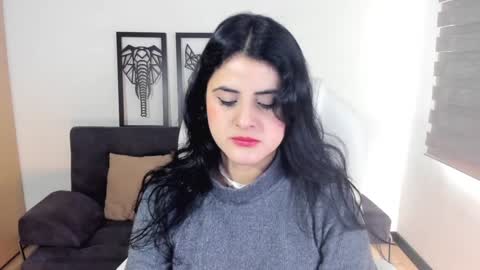 Snapshot of matilda_sweet18 chatting on January 2025 02:19:01 PM Lucia online show from January 2025 02:19:01 PM