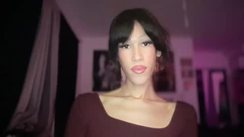 MOLLY MILLS online show from January 2026 03:10:01 AM