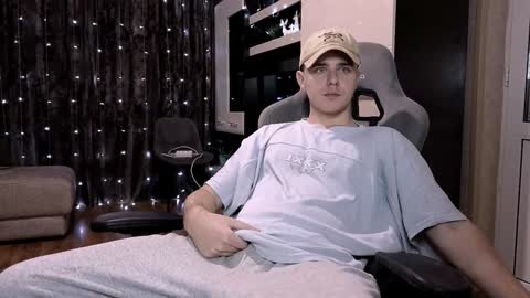 Snapshot of matt_aniston chatting on January 2025 04:46:01 PM Matt online show from January 2025 04:46:01 PM