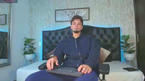 Snapshot of mattdevon chatting on February 2026 03:33:01 AM Matt online show from February 2026 03:33:01 AM