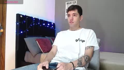 ---Matteo--- online show from December 2025 11:41:02 AM