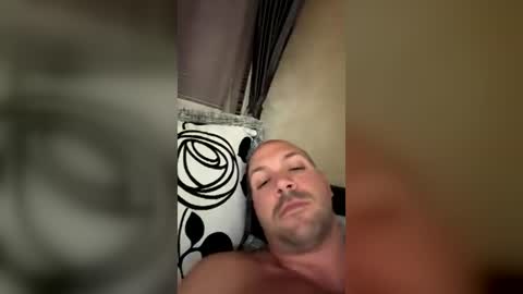 Snapshot of matteolucca chatting on July 2026 11:30:02 PM matteolucca online show from July 2026 11:30:02 PM