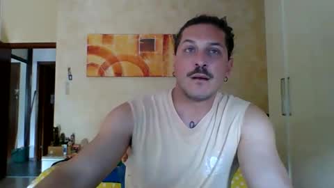 Snapshot of matteushh87 chatting on May 2026 10:42:02 AM matteushh87 online show from May 2026 10:42:02 AM