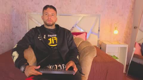 Snapshot of matthew_lennox_ chatting on April 2026 12:32:02 PM Matthew online show from April 2026 12:32:02 PM