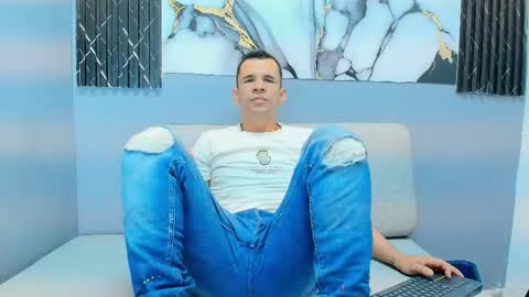 Snapshot of matthew_white2 chatting on June 2026 07:27:02 PM Matthew online show from June 2026 07:27:02 PM