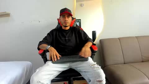 Matthew online show from December 2025 07:21:02 PM